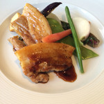 ル ボークープ - メイン：沖縄ロイヤルポーク バラ肉のキャラメリゼ