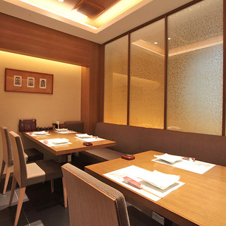 接待やビジネスシーンに最適な10名様までの完全個室