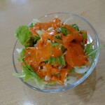 クイーンガーデン - グランドメニュー注文だったのに、サラダとドリンクサービスしてくださいました(⁠人⁠ ⁠•͈⁠ᴗ⁠•͈⁠)