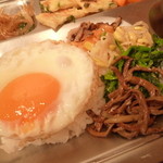 ポチャ - ビビンバの美味しさは、やっぱりナムルの旨さ