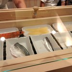 寿司處　金兵衛 - ネタケース