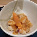 寿司處　金兵衛 - お通し　青柳の饅 胡麻風味