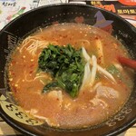 元祖トマトラーメンと元祖豆乳ラーメンと元祖トマトもつ鍋 三味 - トマトラーメン