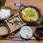 麦とろ瀬戸内物語 - 料理写真:ロースとんかつと3種の野菜の土鍋玉子とじ