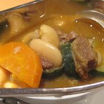 ラ サントゥール - 肉料理のソース（カレーみたいだ！）