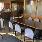 くるみの実 - メイン席　大メイン席　テーブル　喫煙エリア