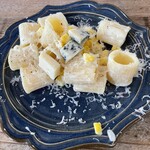 ラディアンツァ - とうもろこしとチーズのクリームパスタ