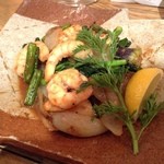 クロフネ - 海老と野菜のガーリック炒め