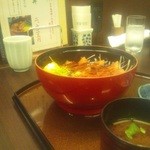 浅草今半 東京駅グランルーフ店 - ｽﾃｰｷ丼￥2625（午後4時～6時限定）側面