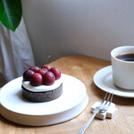 403ノットファウンド - 料理写真:ダークチェリーのチョコレートタルト