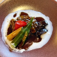 中国料理 香虎 - 牛バラ肉と夏野菜の香料炒め ヨーグルトソース