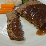 キッチン ブルー グローブ - テリーヌをカット