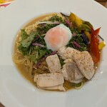 ココス - 夏野菜と蒸し鶏のごまだれ冷やし麺