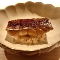 鮨 由う - 