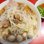 ラーメン二郎 - ラーメン半分＋青ネギうずら