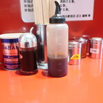 ラーメン二郎 - 卓上調味料