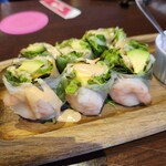 ポッシュ ドゥ マモン - 海老とアボカドの生春巻き