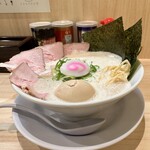 鶏そば 唆る - 鶏そば　濃厚鶏白湯　全部のせ