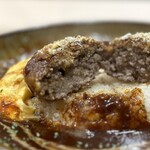 はんばーぐ&おむらいすのお店 いくら - ハンバーグ断面