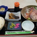 甲楽城売店 - 刺身定食