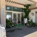 甲楽城売店 - 入口付近