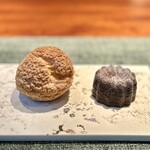 蒼 - こちらも、出来立ての小菓子。
      私の中のベストシュークリームです♪