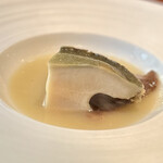 蒼 - 見よ！この肉厚！
      火入れが絶妙で、柔らかさと程よい噛み応えが見事な塩梅。
      自家製バターとの相性や、濃厚なヤマドリタケの風味が溶け出したスープの美味しさが、形容し難いほど素晴らしく、食後の満足度ヤバし。