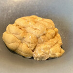 蒼 - 多分、世の中で最高の赤雲丹！
      隠れて見えませんが、下には蛤出汁をたっぷり吸わせたフェデリーニ。
      お口の中で雲丹が、パンッと炸裂弾のように弾けて、パスタソースに♪
      たまらぬ…