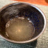 蒼 - 鯛も最高ですが、鱧も最高♪
                よりクリアというか、清々しさを感じられます。
                ひと口含むだけで、「帰ってきたぁ」感が沁み渡る美味しさ。