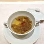 CHIUnE - コンソメスープ、サマートリュフ