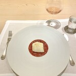 CHIUnE - アオリイカのフリット、
      　毛蟹とフルーツトマトのソース  