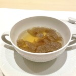 CHIUnE - コンソメスープ、サマートリュフ