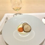 CHIUnE - 原木椎茸、卵黄、じゃが芋ピューレ