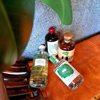 クラフトジンやカクテル、ワインや新潟の銘酒までよりどりみどり