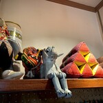 カフェモン - 佇む木彫りの象さん。
      とっても可愛くて買って帰りたいけど、きっとここが居心地良さそうで、連れ去るのはなんだか可哀想。