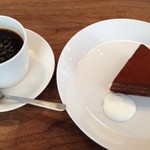 まちのシューレ 963　カフェ - 絶品チョコレートケーキ是非一度ご賞味あれ。