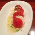 ラパルタメント ディ ナオキ - 水牛のモッツァレラチーズを使ったびっくりカプレーゼ