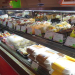 パティスリー ラ・モナミ - ニューフェイスに混じって、いつもと変わらないケーキ達も健在。