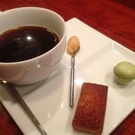 ラパルタメント ディ ナオキ - 珈琲
      麹の生キャラメル
      柚子の抹茶マカロン
      フィナンシェ