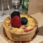 Carpe Diem (Winkel en Tearoom) - カスタードとベリーのタルト