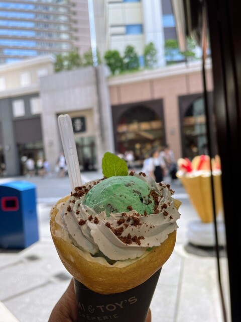 MOMI&TOY'S Yunibasaru Shitiwoku Osaka Ten