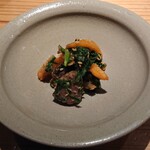 とり茶太郎 - 「砂肝、春菊とびわのごま和え」この組み合わせ、あり得ない美味しさ！