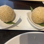 味香亭 - 蓮の実あんの胡麻団子揚げたて最高すぎ