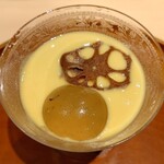 銀座 しのはら - 鼈の煮凝りと蓮根チップを下に落として