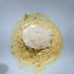 鮨処 有馬 - 蝦夷あわび：シャリ玉を肝ソースと混ぜて