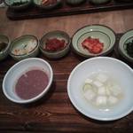 韓食 古家 - おかずと水キムチとおかゆ