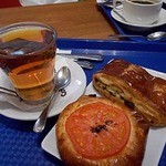 Cafe Madu - パン2種+紅茶