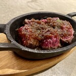 マグロマート - マグロ喉裏肉のステーキ