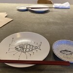 マグロマート - 広々テーブル