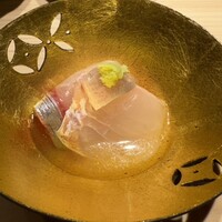 鮨 由う - 